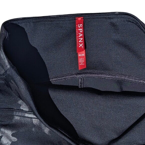 Spanx Medium Black Camo High Waist Ankle Cropped Leggings - Picture 8 of 9